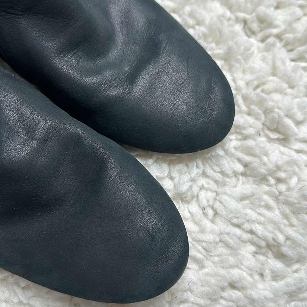Lucky Brand Black Suede Like Leather Flat Loafers Comfy Everyday Shoe - Picture 7 of 7